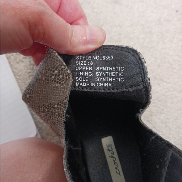 Crochet Snakeskin Booties Size 8 EUC - Picture 10 of 10